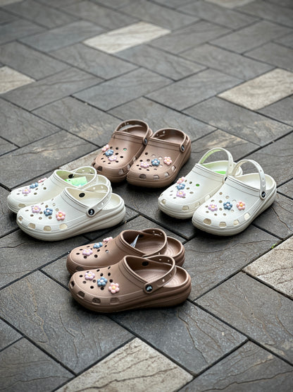WOMEN MINIMAL FLORAL CLOGS