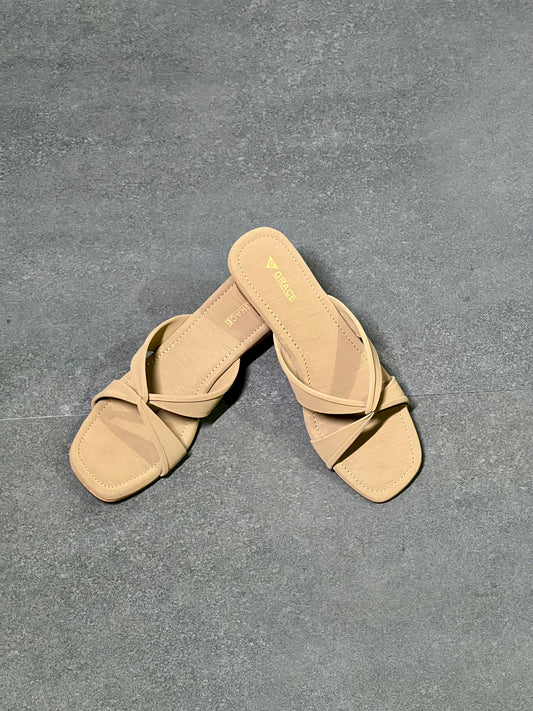 WOMEN NEUTRAL  CROSS-STRAP FLAT SANDALS SH175