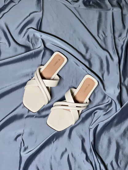 WOMEN MINIMALIST BEIGE CROSS-STRAP FLAT SANDALS AFT48
