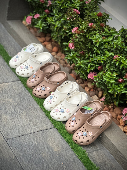 WOMEN MINIMAL FLORAL CLOGS
