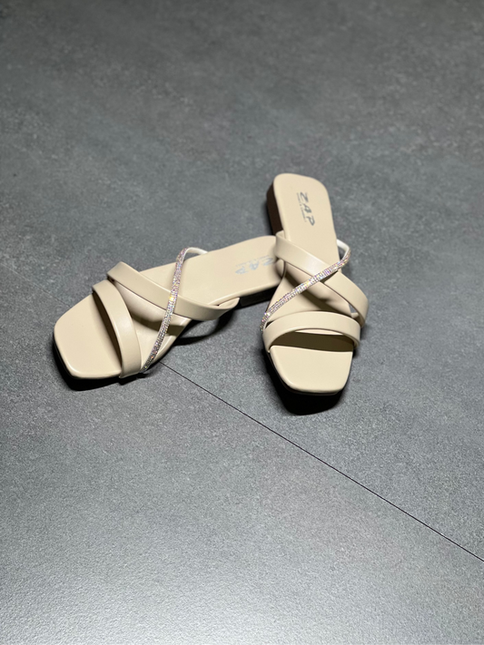 WOMEN CREAM FLAT SANDALS BB04